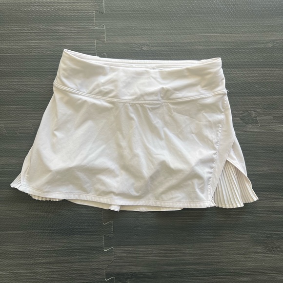 Lululemon Play off the Pleats Tennis Skirt in White Size 2 Regular - Picture 5 of 11